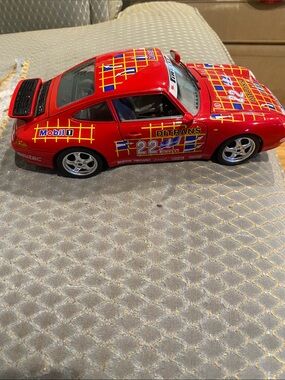 Bburago Porsche Carrera 911. Made in Italy